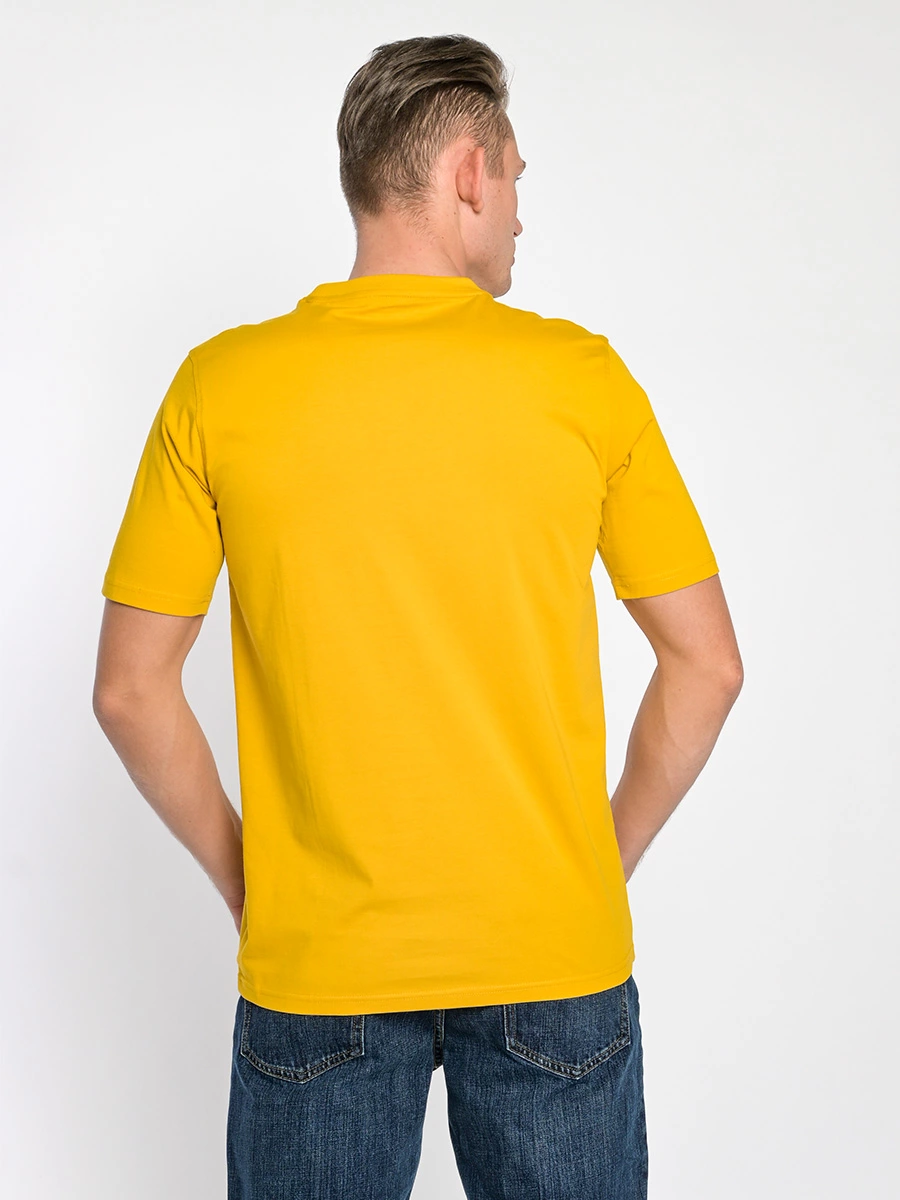 Желтая футболка с 3D принтом